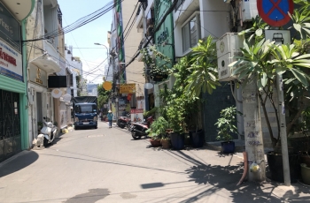 Nhà HXH Nguyễn Thị Minh Khai 4 tầng ô tô đổ cửa - nhà còn mới